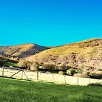 Reina De La Paz En San Sebastian De Garabandal דירה *