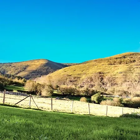 Reina De La Paz En San Sebastian De Garabandal Lejlighed *